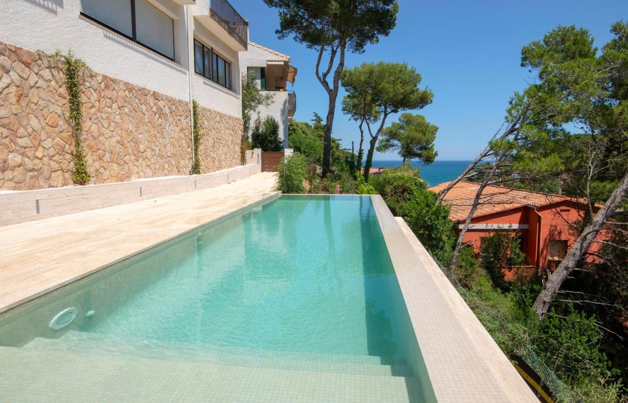La Vie En Rouge Sa Riera Duplex, Private Parking Apartment Begur Ngoại thất bức ảnh